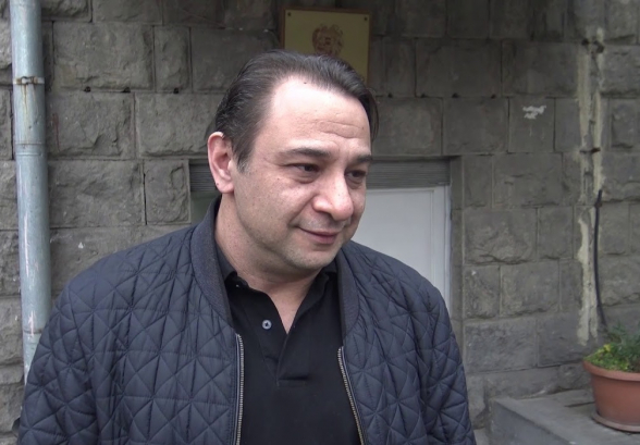 «Քաղաքական հետապնդում է». Արա Վարդանյանը դուրս եկավ ԱԱԾ մեկուսարանից (տեսանյութ)